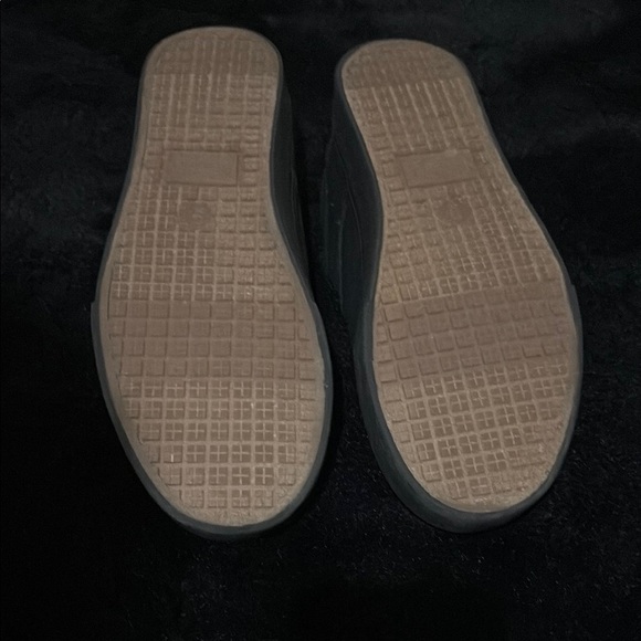 Classic Black Slip-On Men's Shoes - Picture 6 of 6